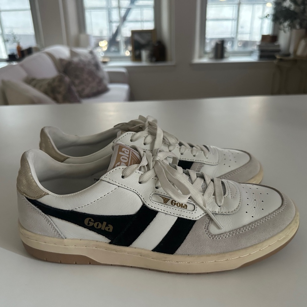 Gola Hawk Sneakers in B&W | Women’s 8 - Picture 4 of 6